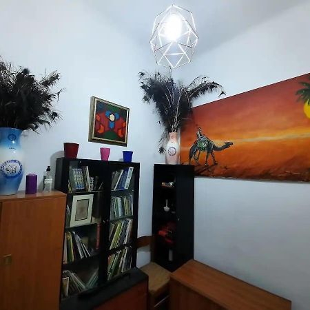 A Room In A Beautiful Apartment In The City Center Milánó Kültér fotó