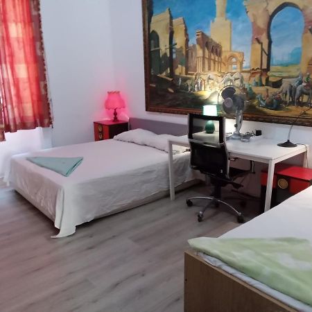 A Room In A Beautiful Apartment In The City Center Milánó Kültér fotó
