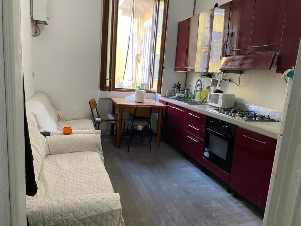 A Room In A Beautiful Apartment In The City Center Milánó Kültér fotó